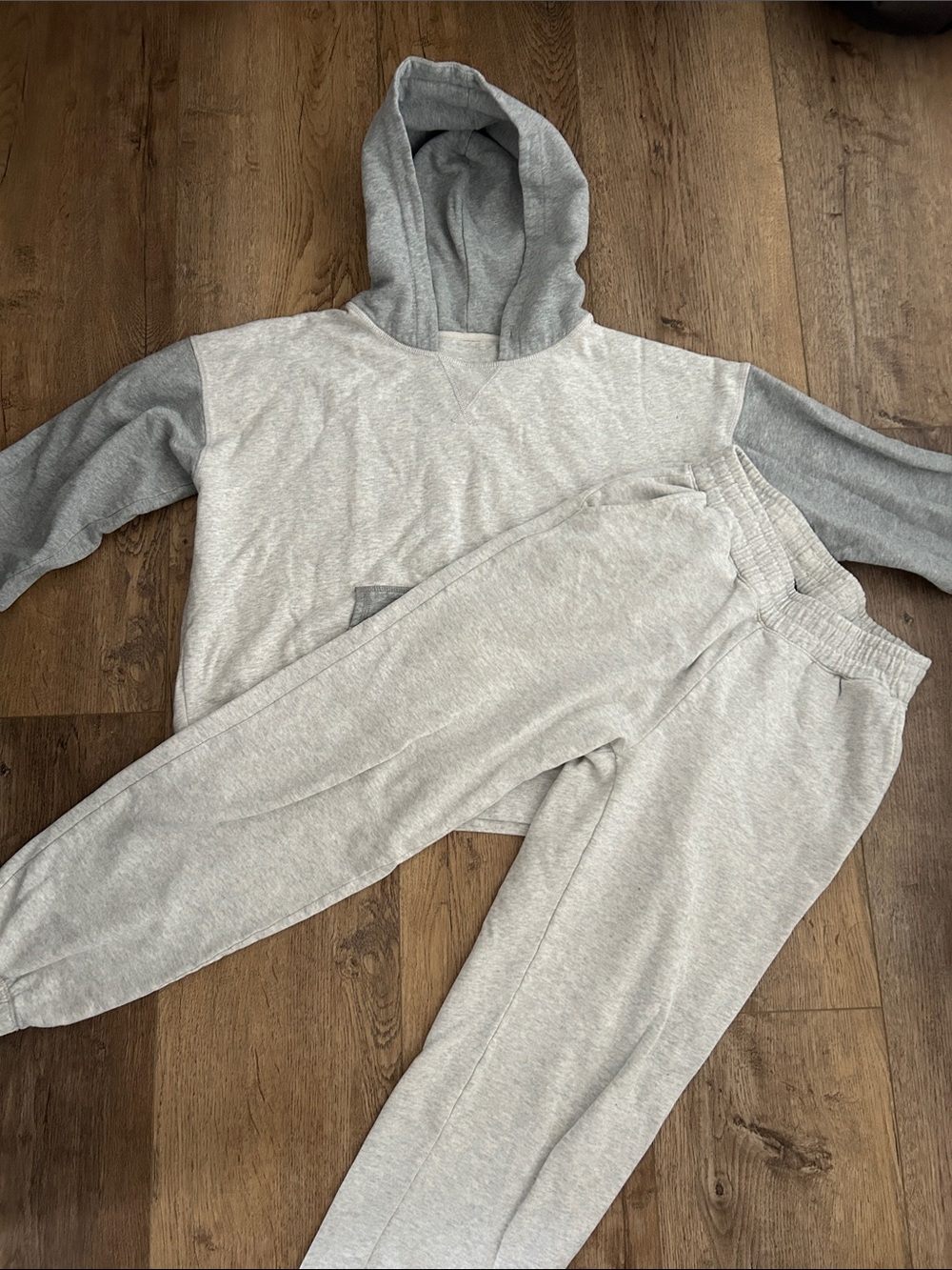American Eagle Outfitters Light Gray Two-Tone Hooded Sweatshirt & Joggers Set